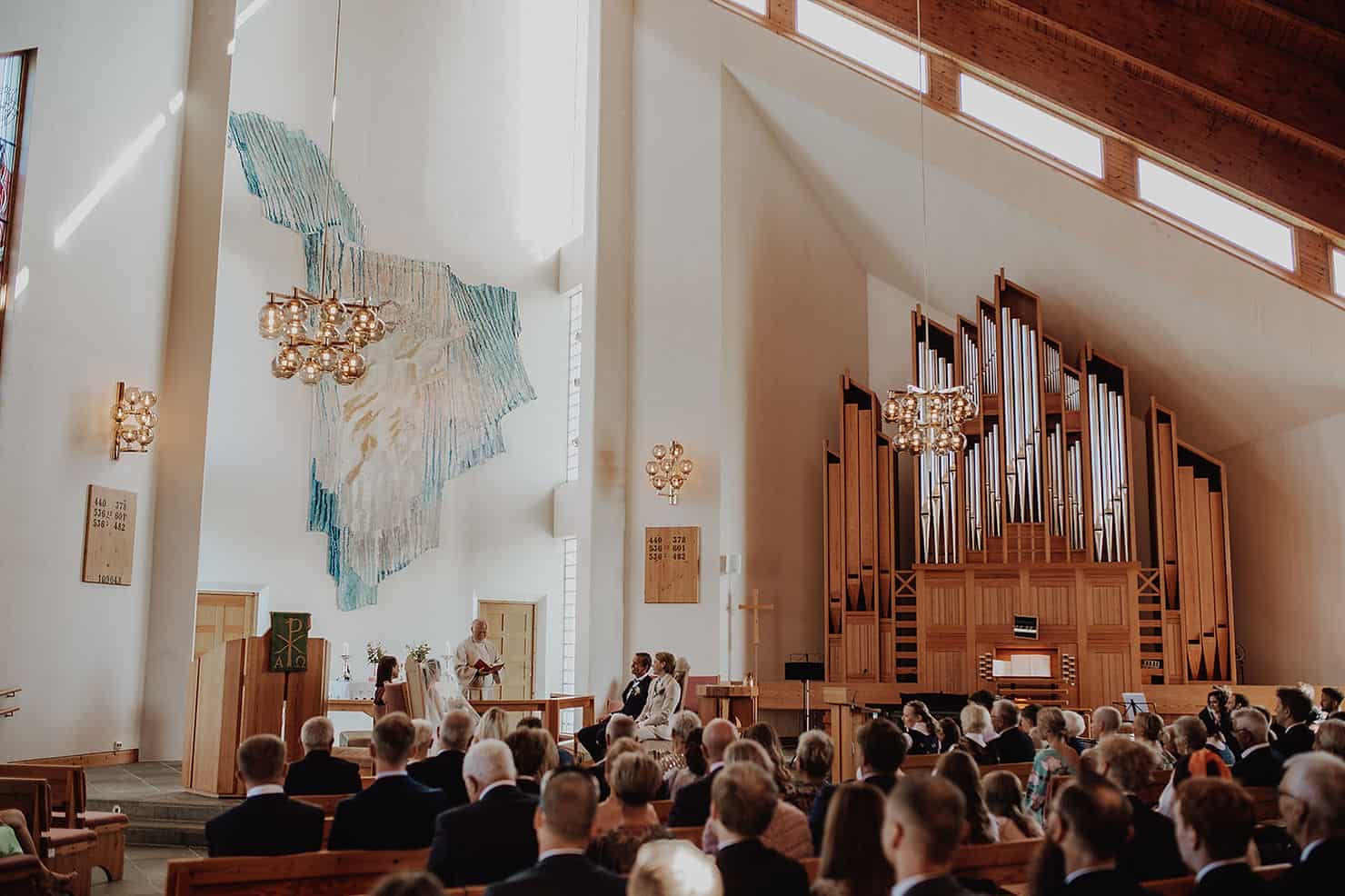 bryllup i borge kirke i lofoten